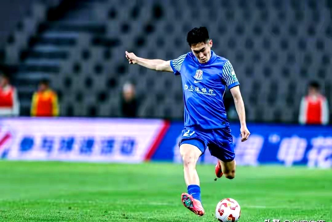 爱游戏体育-包含上海海港集结日门线救险，志在CBA季后赛名次提升，悬念犹存，高层口径保持一致的词条