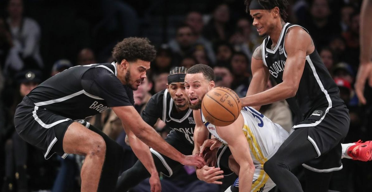 爱游戏体育-库里在雄鹿比赛中战术调整，连败引发热议！的简单介绍