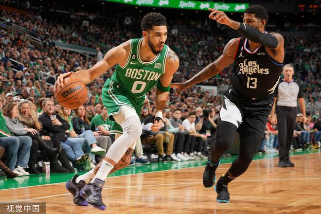 爱游戏娱乐-塔图姆回归赛场，精彩发挥首场状态亮眼，快船观众沸腾！的简单介绍